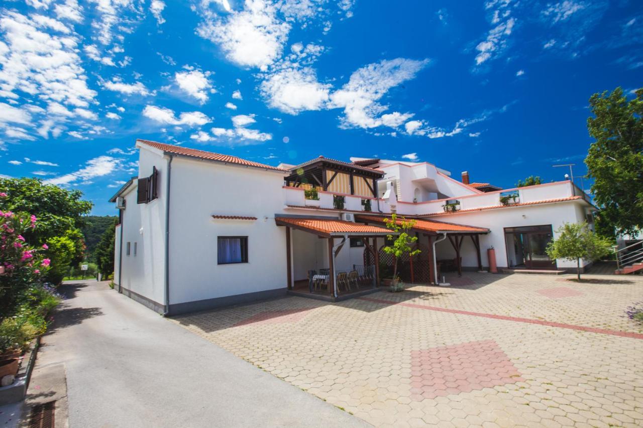 Apartmani Nada & Darko, Kampor, Rab, Hrvatska Екстер'єр фото