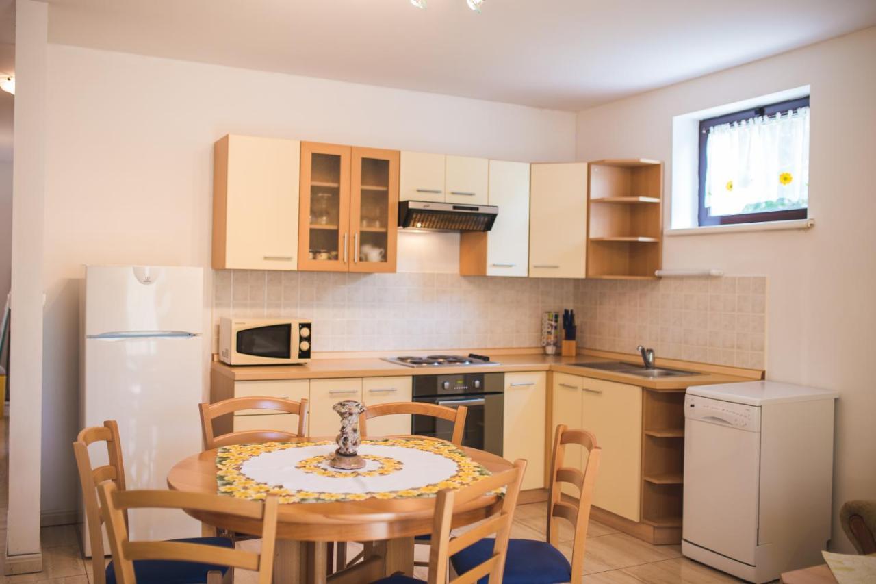 Apartmani Nada & Darko, Kampor, Rab, Hrvatska Екстер'єр фото