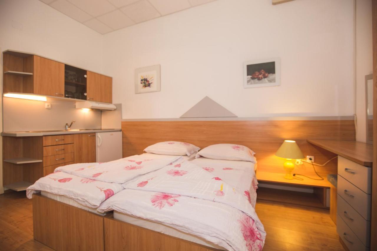 Apartmani Nada & Darko, Kampor, Rab, Hrvatska Екстер'єр фото
